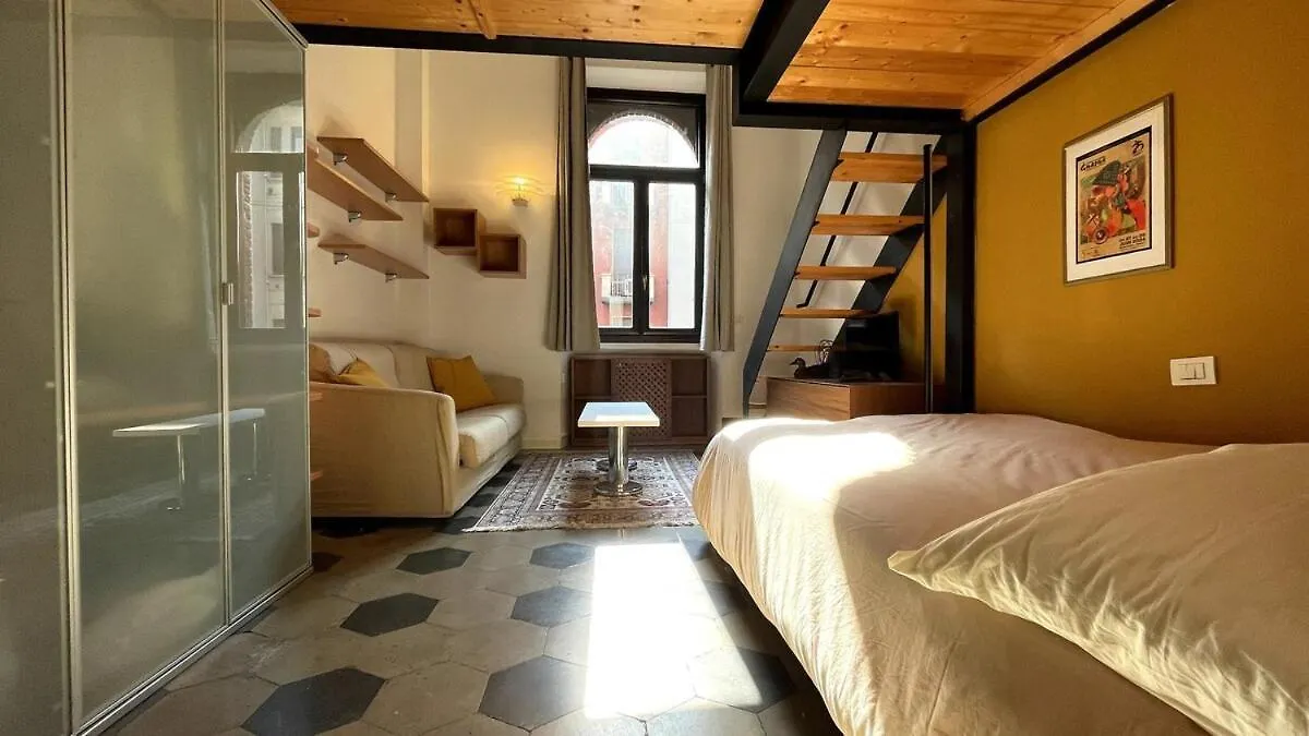 Stylish Duplex On Two Levels 15 Mins From Duomo Lägenhet Milano