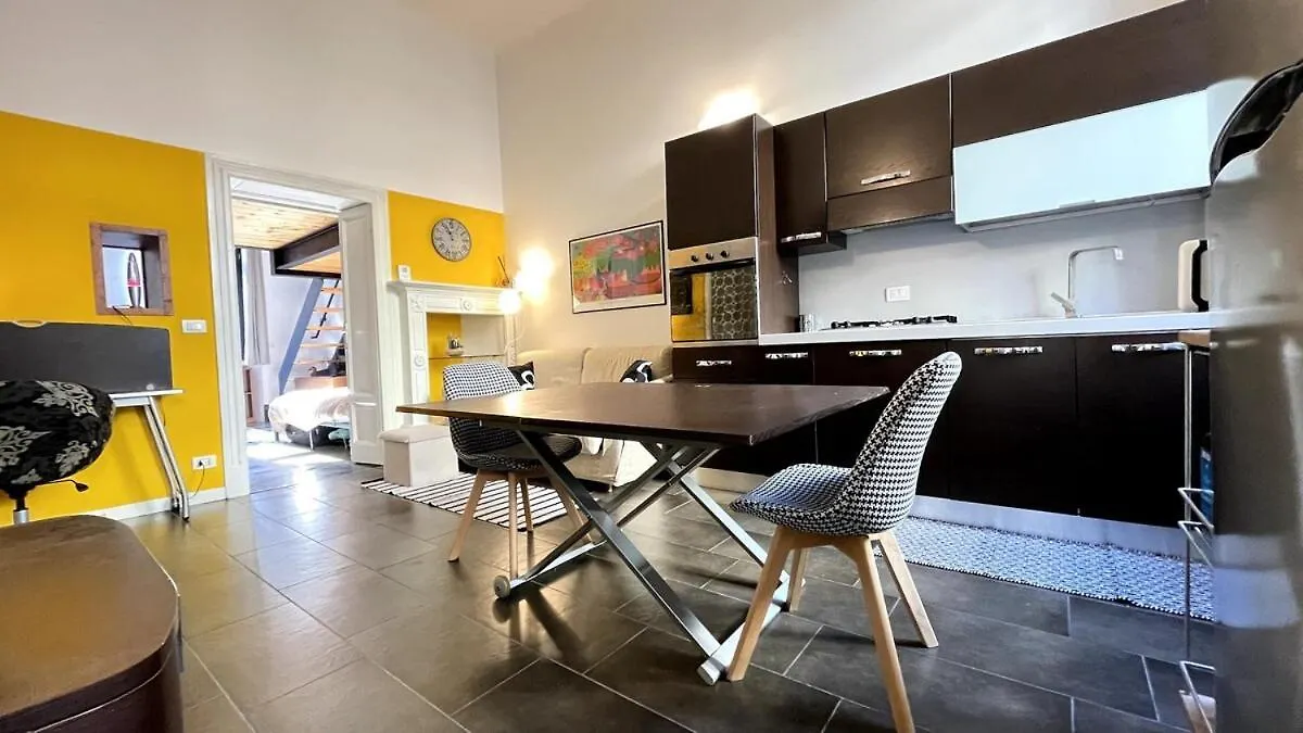 Stylish Duplex On Two Levels 15 Mins From Duomo Milano